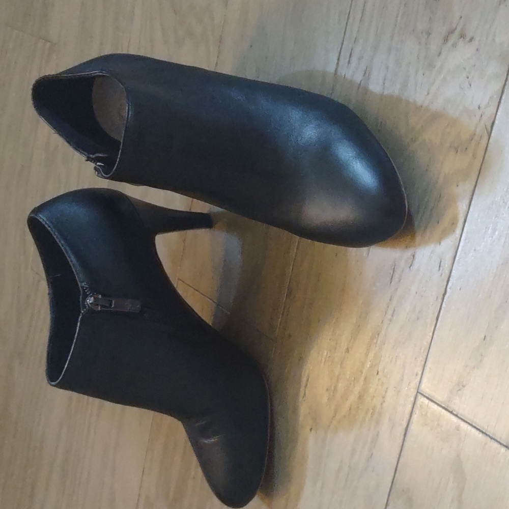 Vince Camuto black heel ankle boots
